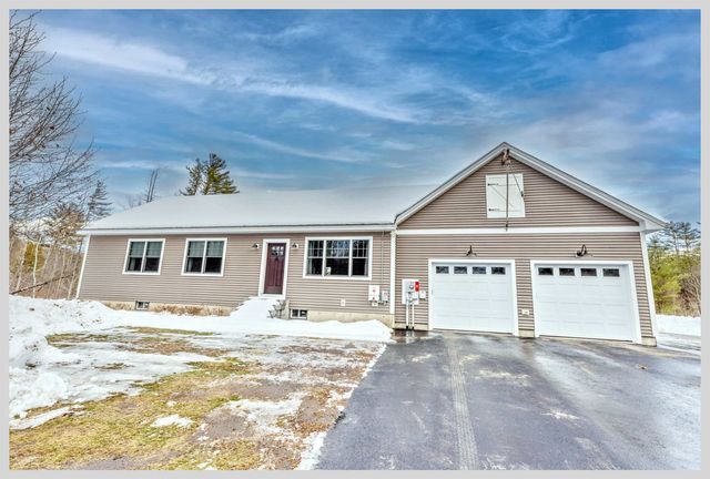 8 Country Lane, Hebron, NH 03241