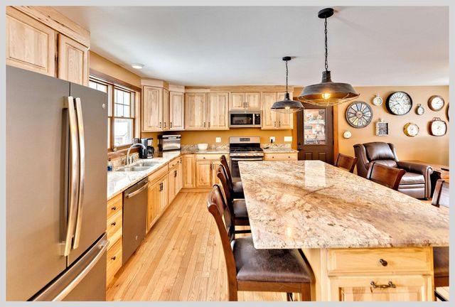 8 Country Lane, Hebron, NH 03241