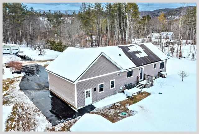 8 Country Lane, Hebron, NH 03241