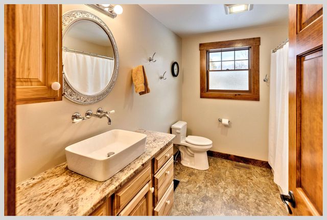 8 Country Lane, Hebron, NH 03241