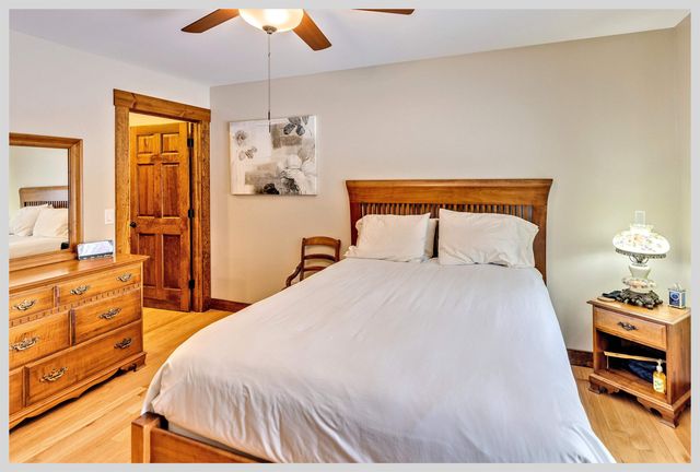 8 Country Lane, Hebron, NH 03241