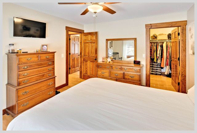 8 Country Lane, Hebron, NH 03241