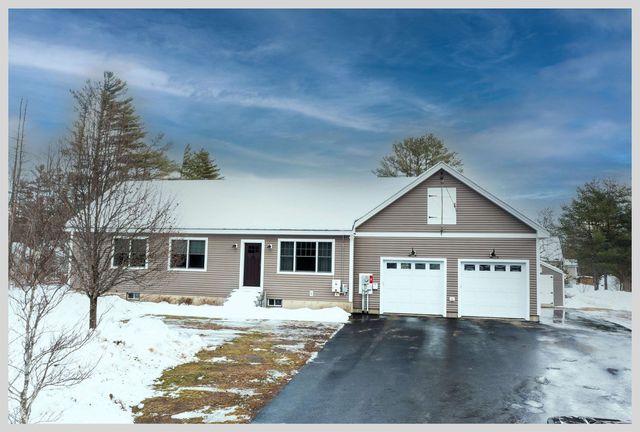 8 Country Lane, Hebron, NH 03241