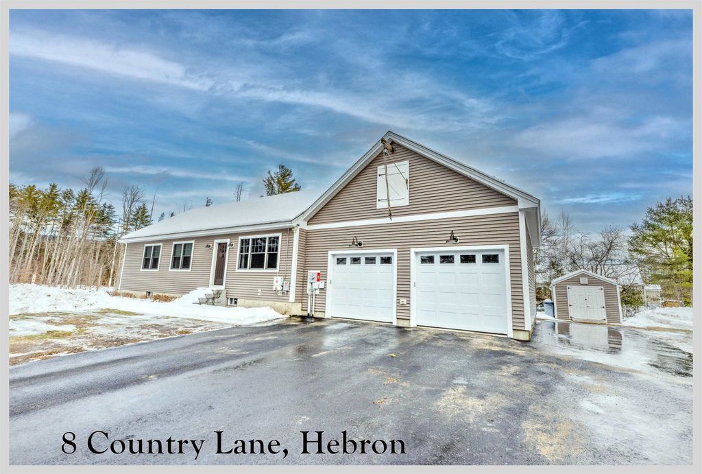 8 Country Lane, Hebron, NH 03241