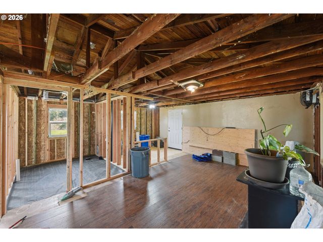 64227 Braley Rd, Coos Bay, OR 97420