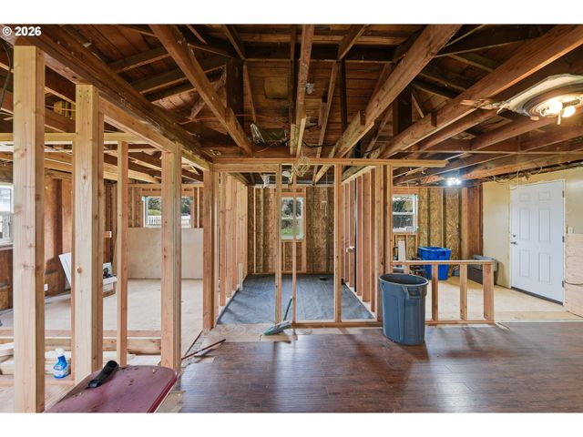 64227 Braley Rd, Coos Bay, OR 97420