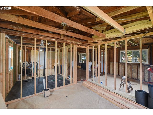 64227 Braley Rd, Coos Bay, OR 97420