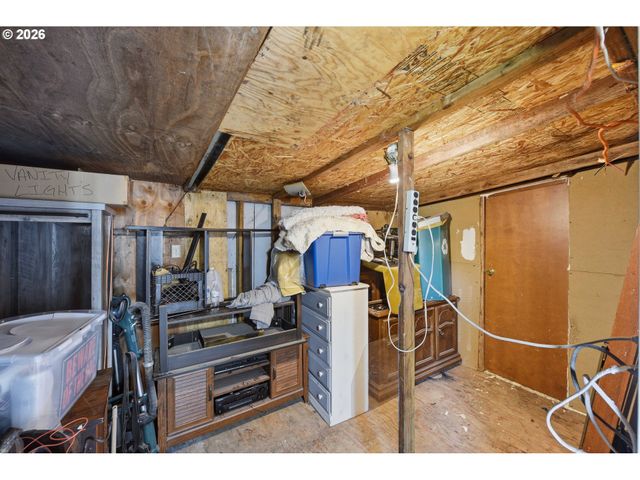 64227 Braley Rd, Coos Bay, OR 97420