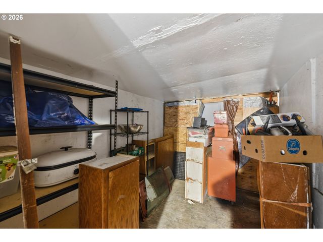 64227 Braley Rd, Coos Bay, OR 97420