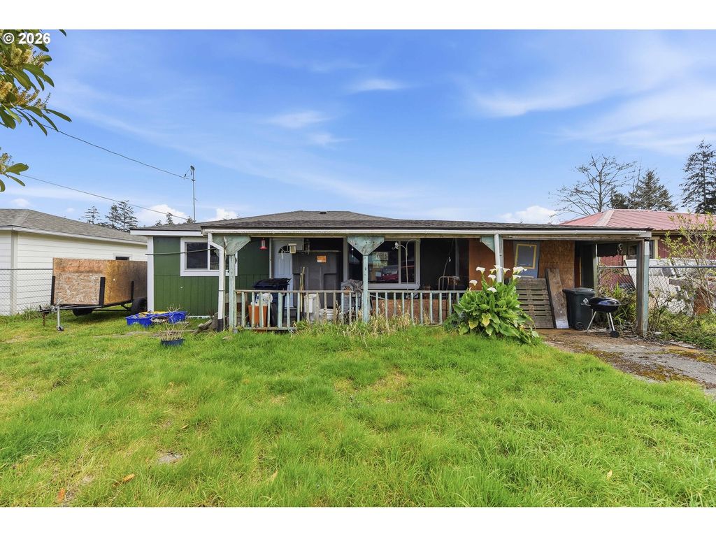 64227 Braley Rd, Coos Bay, OR 97420