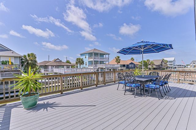 16613 Flamingo Way, Jamaica Beach, TX 77554