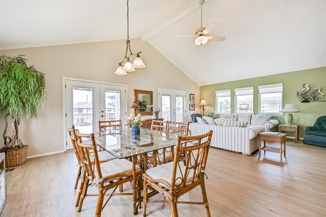 16613 Flamingo Way, Jamaica Beach, TX 77554