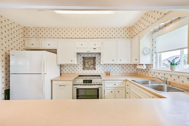 16613 Flamingo Way, Jamaica Beach, TX 77554