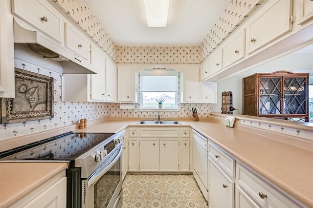 16613 Flamingo Way, Jamaica Beach, TX 77554
