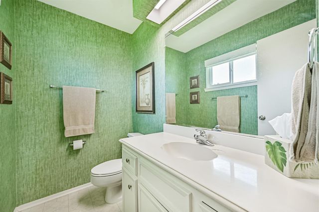 16613 Flamingo Way, Jamaica Beach, TX 77554
