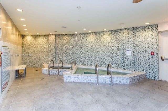 253 NE 2nd St 3108, Miami, FL 33132