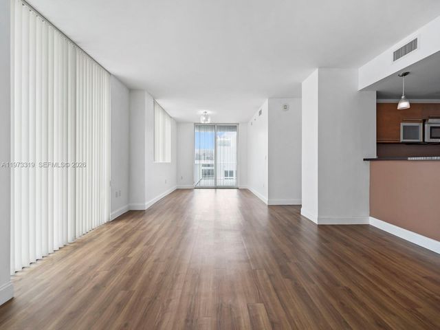 253 NE 2nd St 3108, Miami, FL 33132