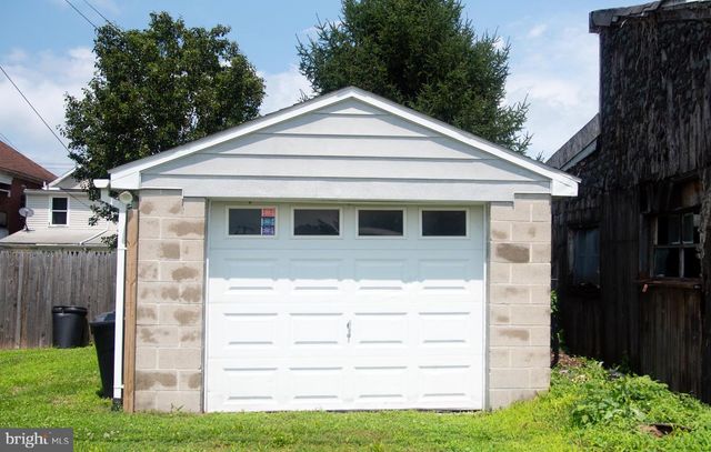 221 LOCUST ST, Hanover, PA 17331