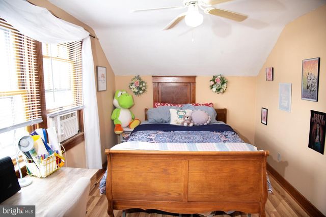 221 LOCUST ST, Hanover, PA 17331