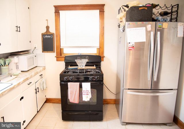 221 LOCUST ST, Hanover, PA 17331