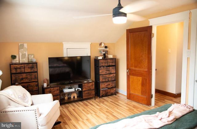 221 LOCUST ST, Hanover, PA 17331
