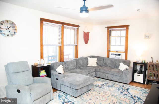 221 LOCUST ST, Hanover, PA 17331