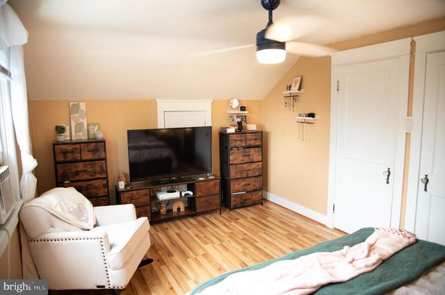 221 LOCUST ST, Hanover, PA 17331