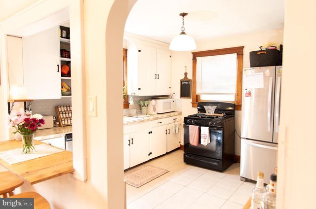 221 LOCUST ST, Hanover, PA 17331