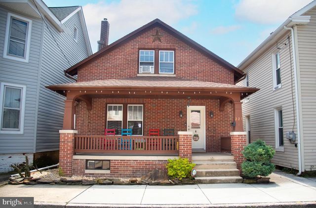 221 LOCUST ST, Hanover, PA 17331