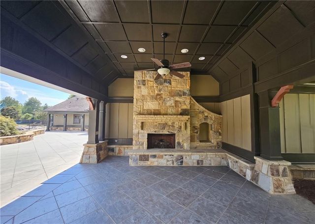 4271 Sierra Creek Court, Hoschton, GA 30548