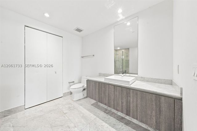 801 S Miami Ave 2502, Miami, FL 33130