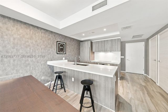 801 S Miami Ave 2502, Miami, FL 33130