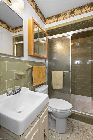 855 Wilmont LN, Newport News, VA 23608