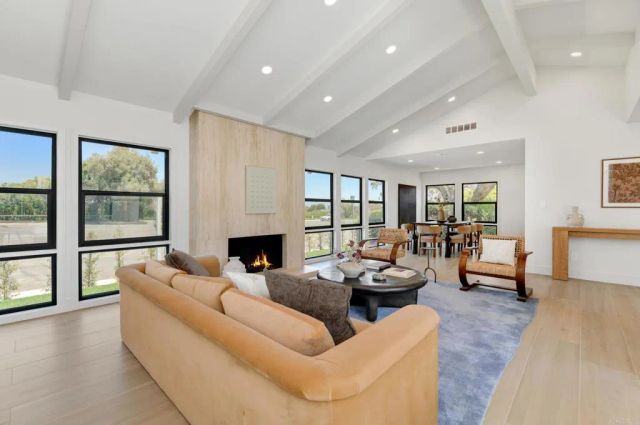 8838 La Jolla Scenic Drive North, La Jolla, CA 92037