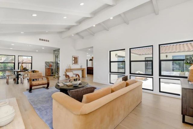8838 La Jolla Scenic Drive North, La Jolla, CA 92037