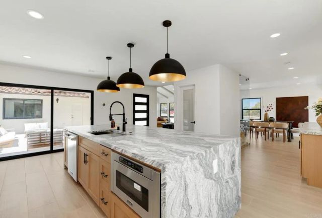 8838 La Jolla Scenic Drive North, La Jolla, CA 92037