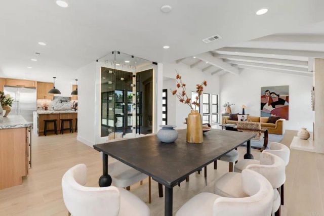 8838 La Jolla Scenic Drive North, La Jolla, CA 92037