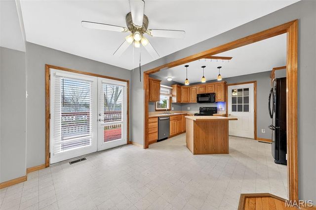 505 Blumhoff Avenue, Wentzville, MO 63385