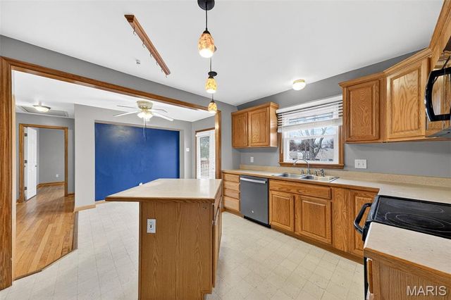 505 Blumhoff Avenue, Wentzville, MO 63385