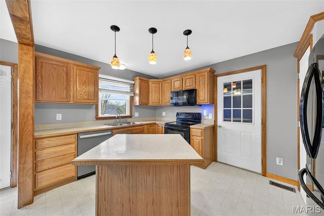 505 Blumhoff Avenue, Wentzville, MO 63385