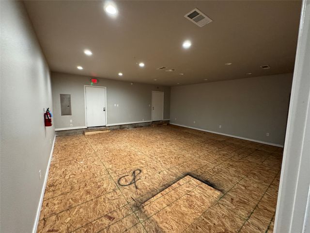 108 W Main Street, Italy, TX 76651