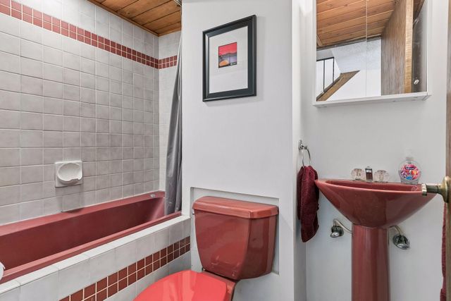 1912 Serendipity Court, New Brighton, MN 55112