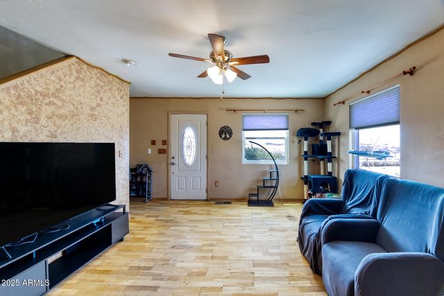 6464 N SIX GUN Road, Willcox, AZ 85643