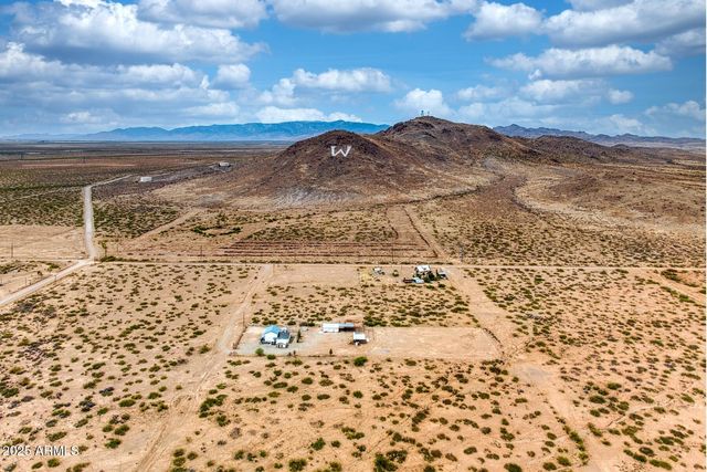 6464 N SIX GUN Road, Willcox, AZ 85643