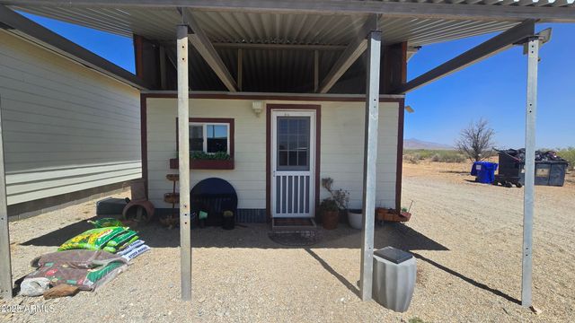 6464 N SIX GUN Road, Willcox, AZ 85643