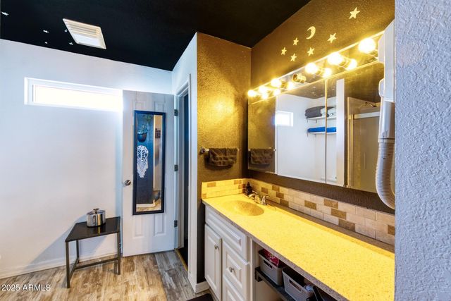 6464 N SIX GUN Road, Willcox, AZ 85643