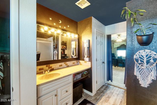 6464 N SIX GUN Road, Willcox, AZ 85643