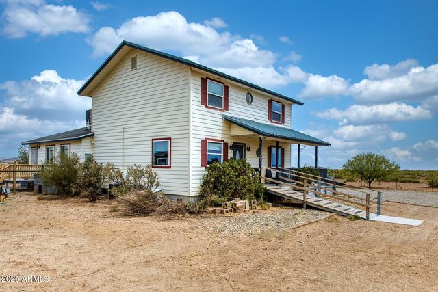 6464 N SIX GUN Road, Willcox, AZ 85643