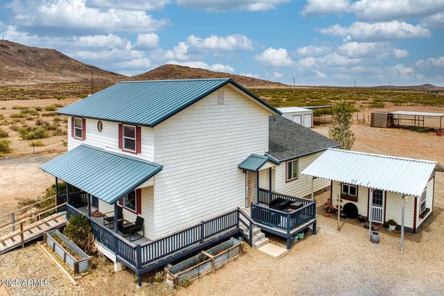 6464 N SIX GUN Road, Willcox, AZ 85643