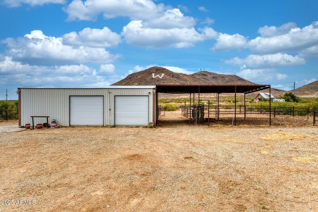 6464 N SIX GUN Road, Willcox, AZ 85643